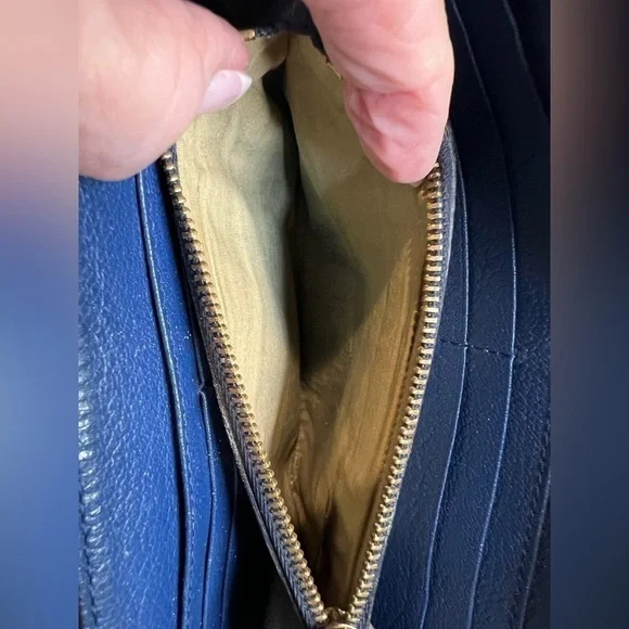 CHLOE VINTAGE ELISE BLUE LEATHER ZIP WALLET - Picture 16 of 16